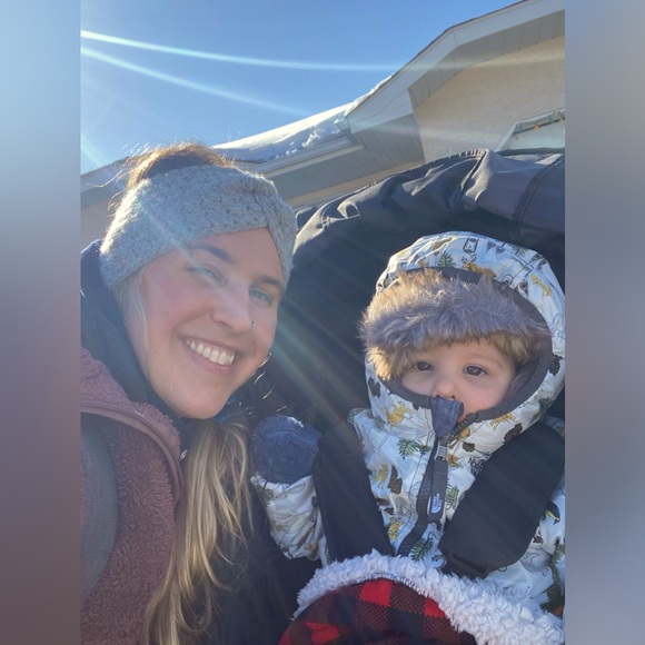 Meet your Posher, Amanda - Picture 1 of 1